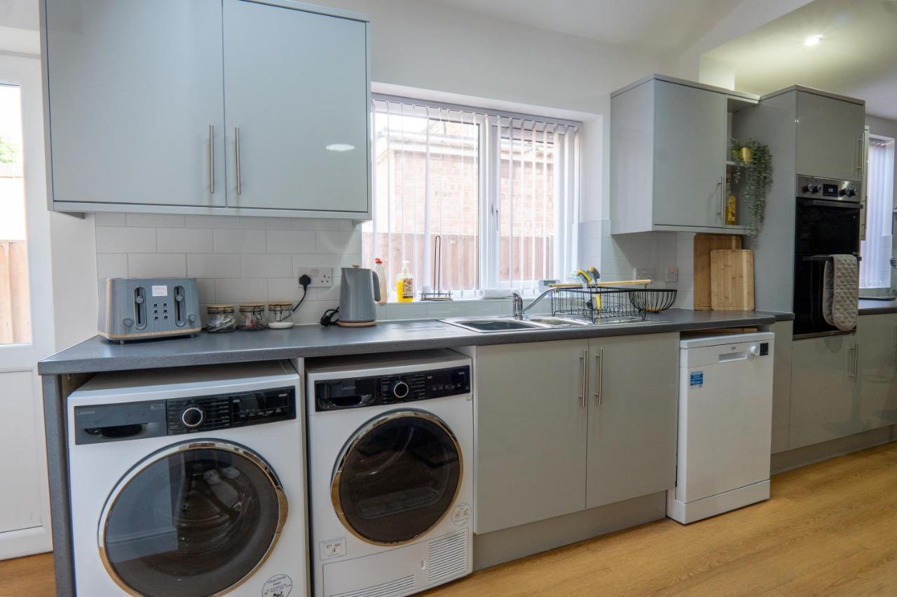 Heartland House, 7 Spacious Bedrooms Sleeps 4 Plus, Near Nec, Jlr,Bhx Бирмингам Екстериор снимка