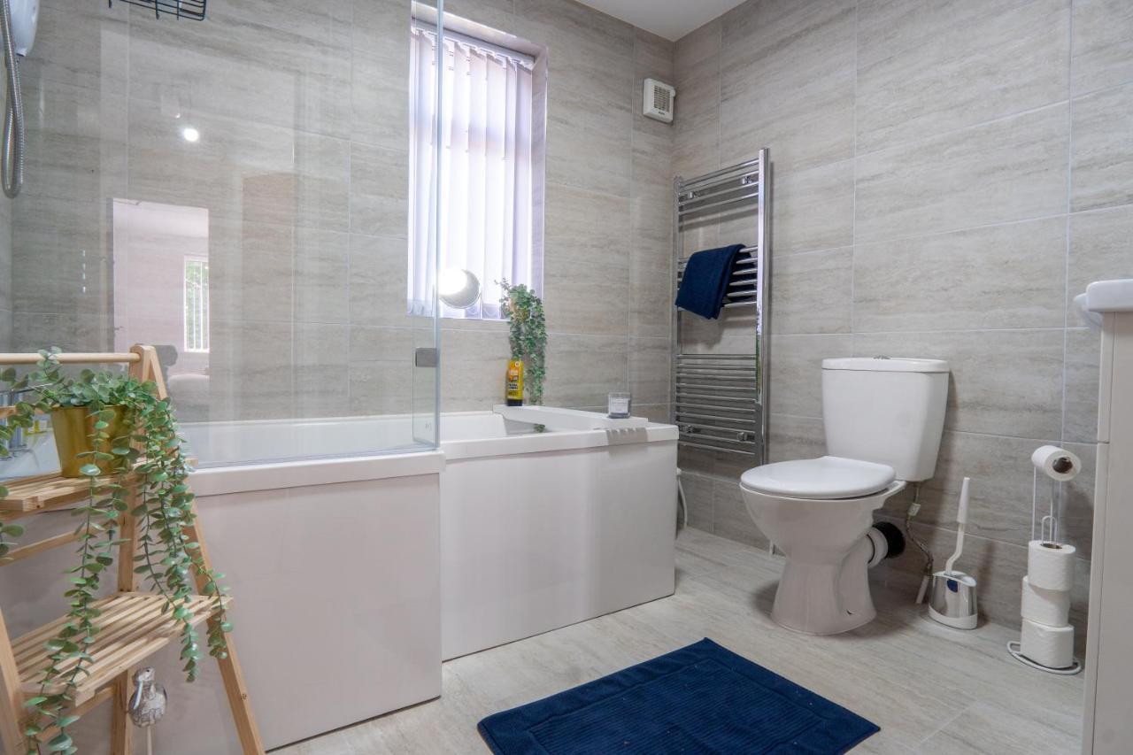 Heartland House, 7 Spacious Bedrooms Sleeps 4 Plus, Near Nec, Jlr,Bhx Бирмингам Екстериор снимка